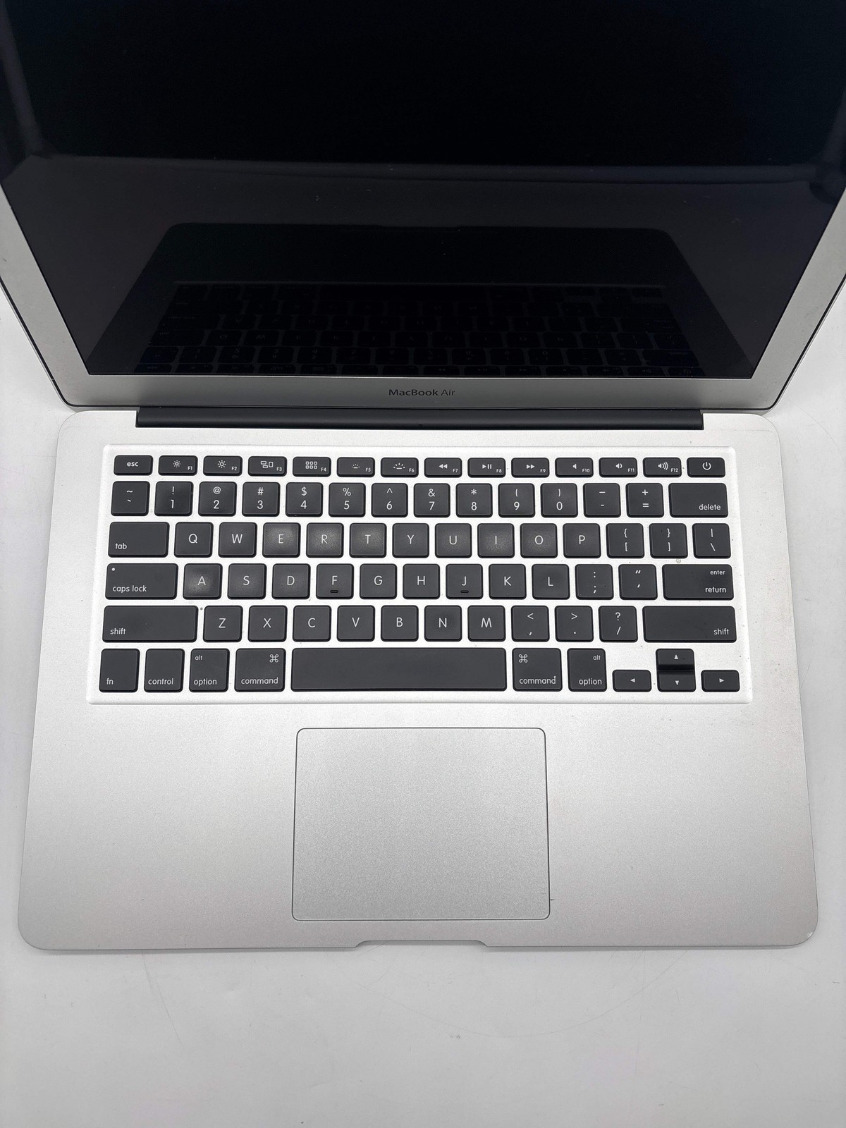 Apple MacBook Air 13″ A1466 Intel Core i5 4GB RAM 128GB SSD – For Parts
