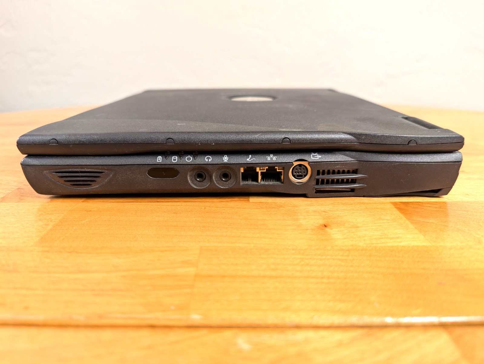 Vintage Dell Latitude C610 Laptop Windows 98 SE, MS Office, Serial port, CD