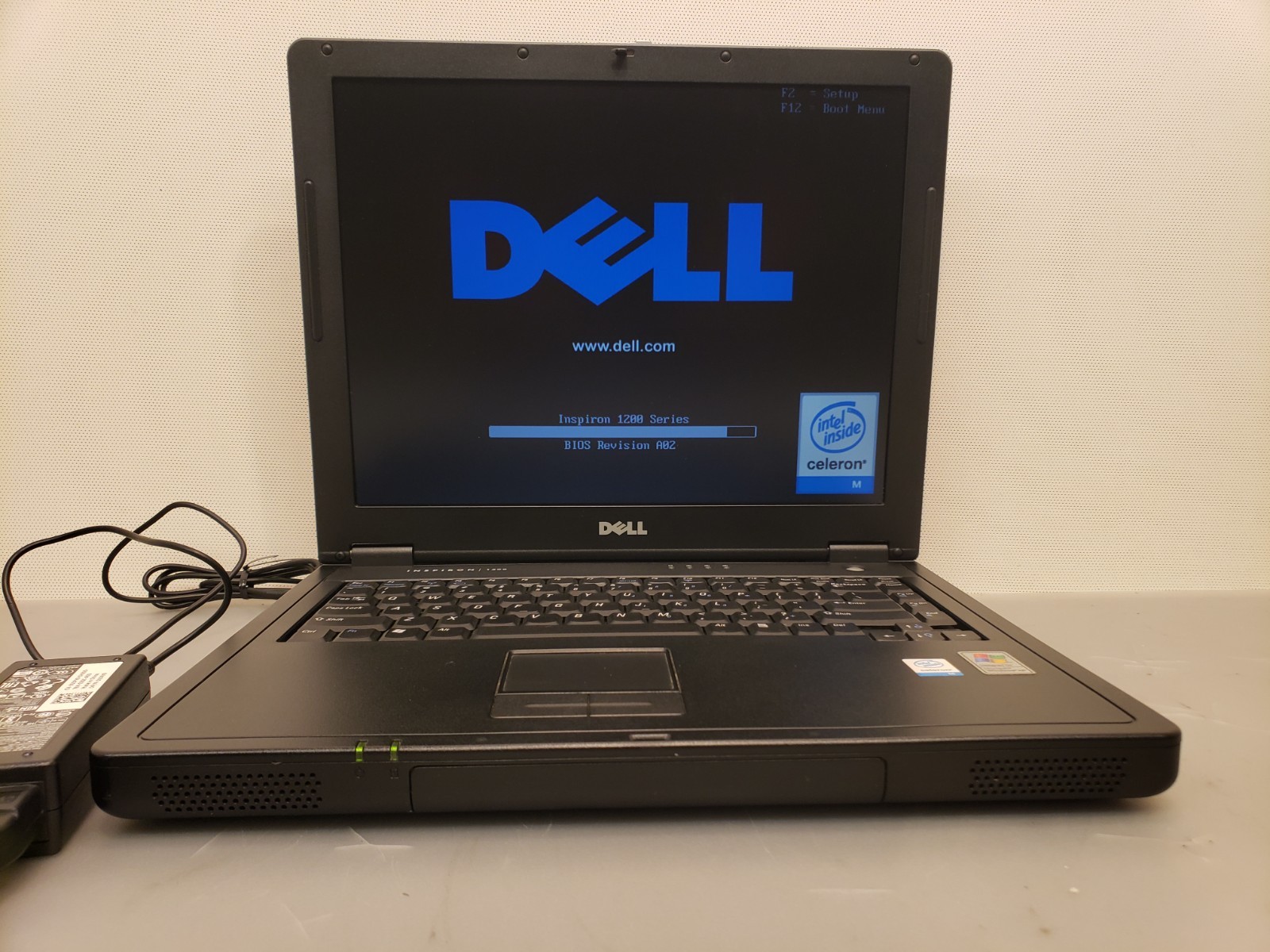 Vintage Dell Inspiron 1200 Laptop Intel M 1.3GHz 512MB 25GB 14″ WinXP *Nice Cond