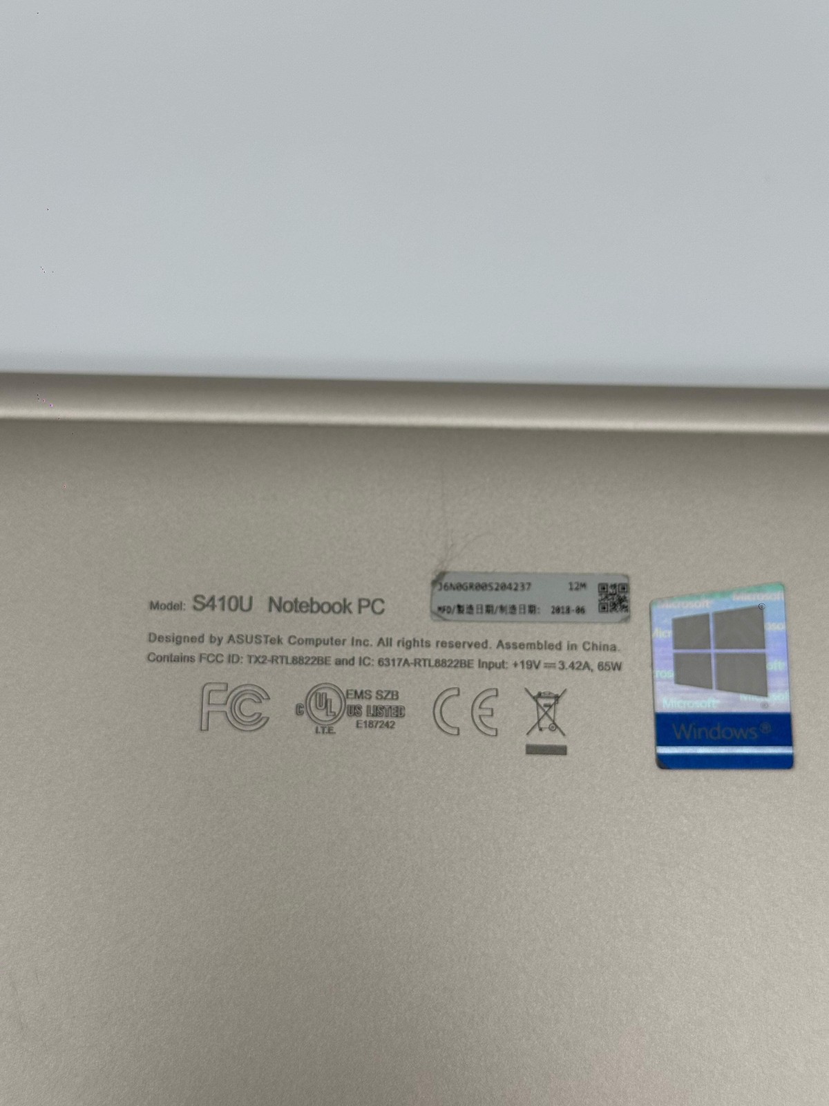 Asus VivoBook S14 14″ Core i7 8th Gen 8GB RAM 256GB Silver Charger Used