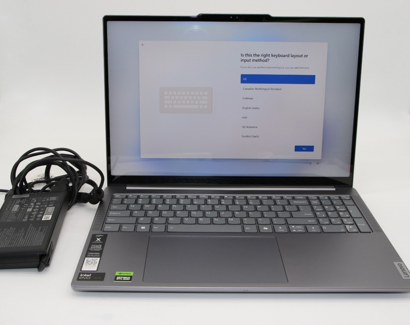 Lenovo Yoga Pro 9i 16IMH9 16″ Core Ultra 9 185H 32GB RAM 1TB GeForce RTX 4050