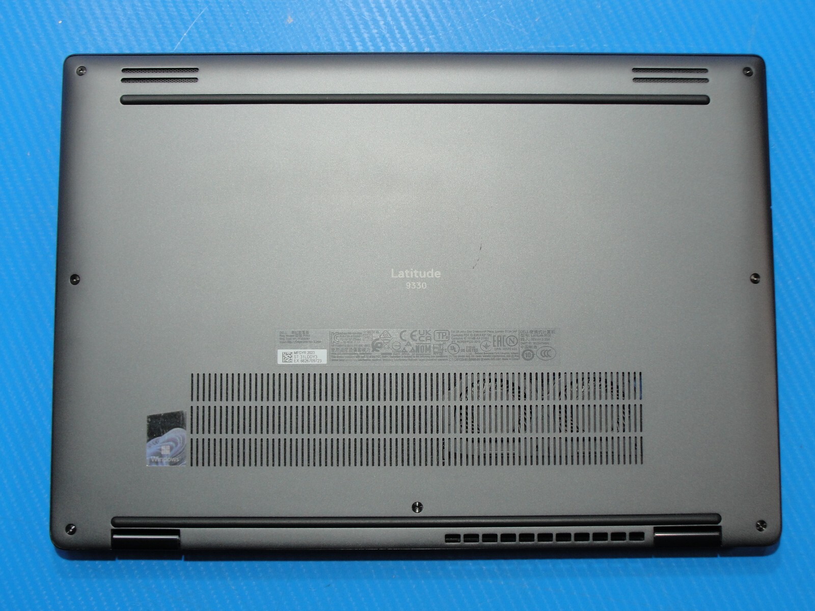 Dell Latitude 9330 2n1 13.3” WQXGA Intel Core i5-1240U 1.1GHz 16GB 256GB SSD