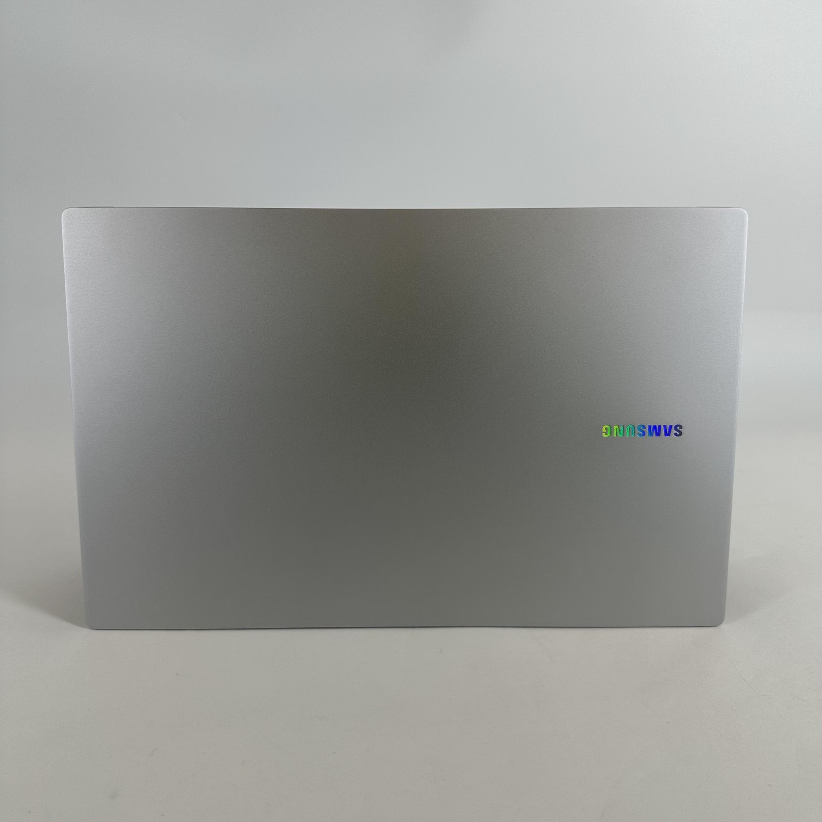 Samsung Galaxy Book4 15.6 FHD 1.8 GHz Core 7 150U 16GB 512GB SSD Excellent