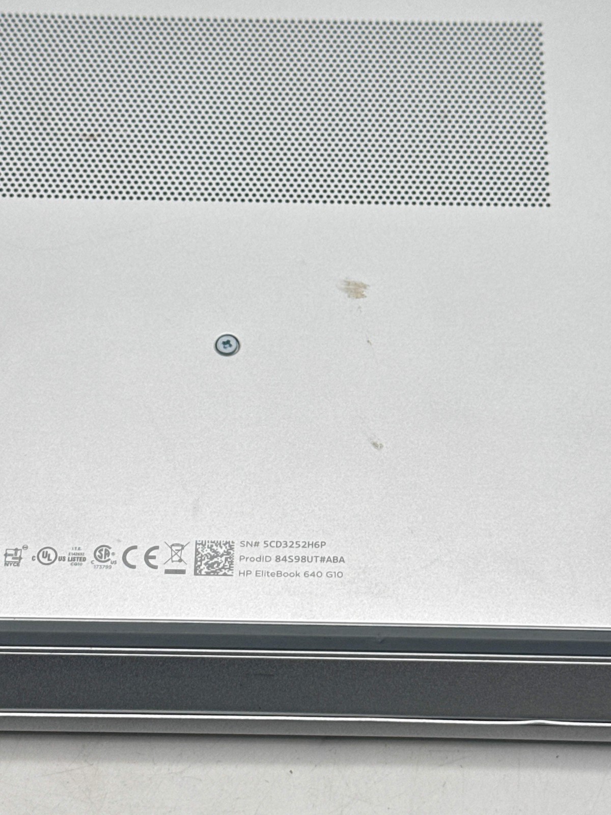 HP EliteBook 640 G10 14.0″ FHD Touch Core i5-1335U 1.30GHz 256GB SSD 8GB RAM