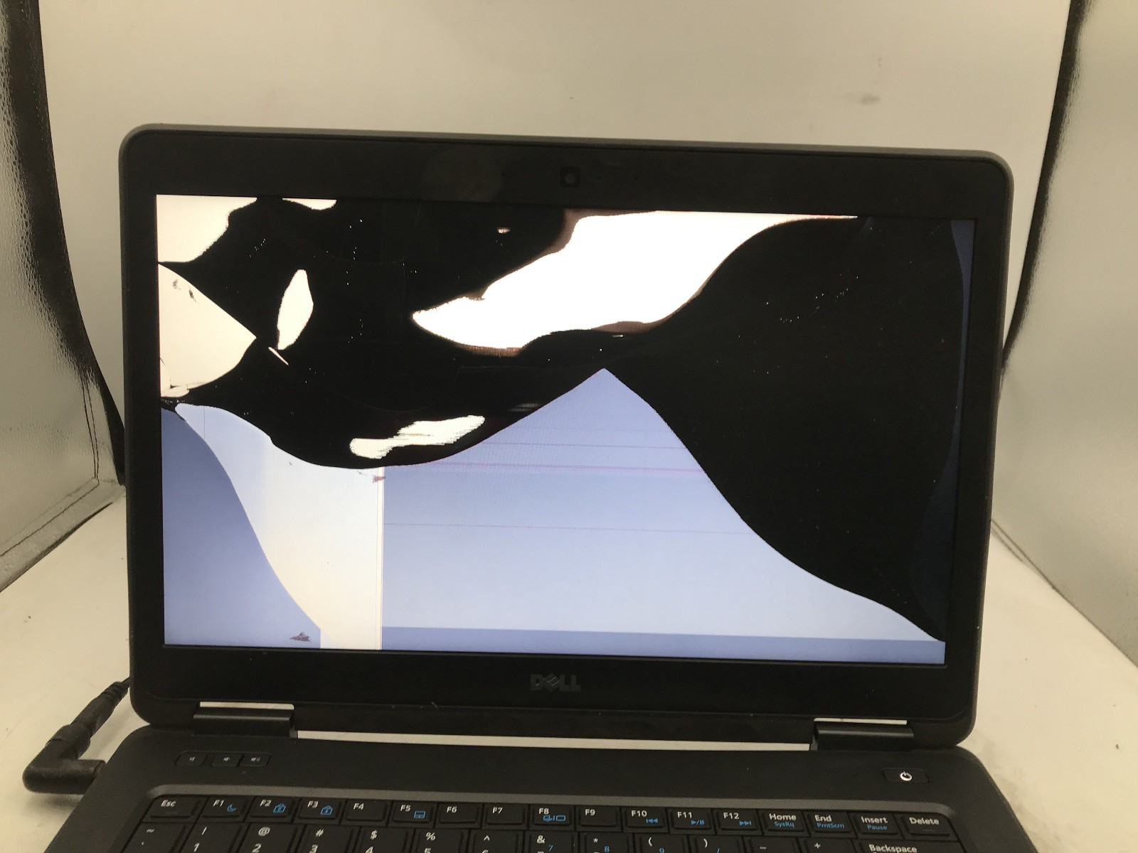 DELL LATITUDE E5440 – FOR PARTS/BAD LCD – INTEL I5 4TH GEN – 4GB RAM – READ – BB