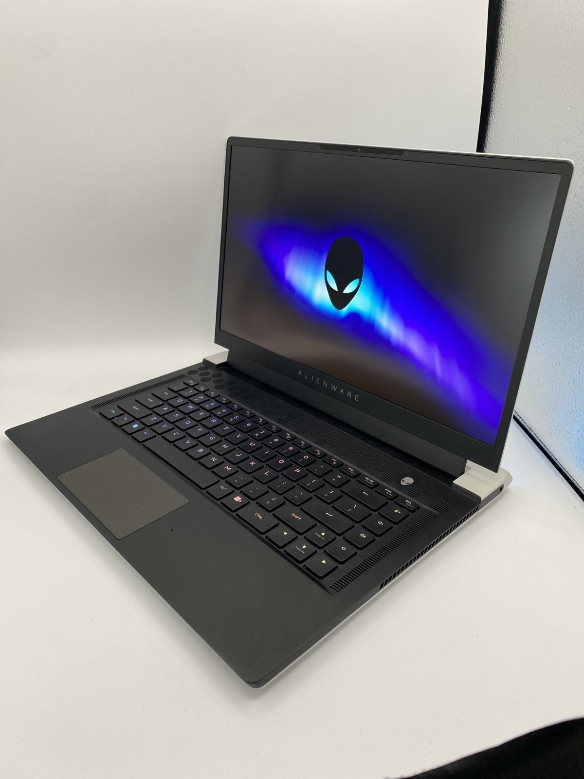 Dell Alienware X15 R1 15″ RTX 3070 i7-11800H 16GB 512GB SSD W11H Restored Laptop