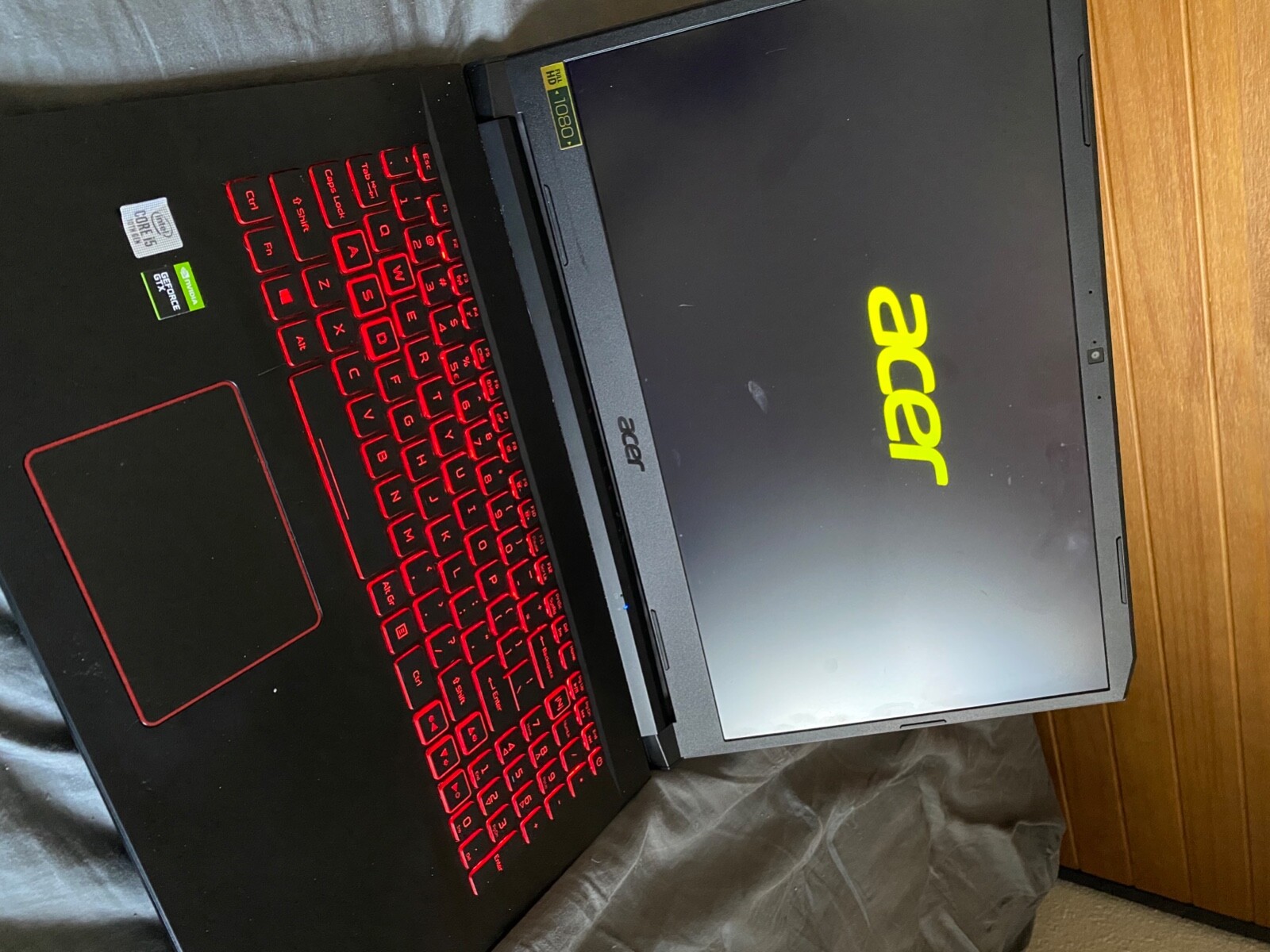 acer nitro 5 gaming laptop including Cosair gaming mouse 