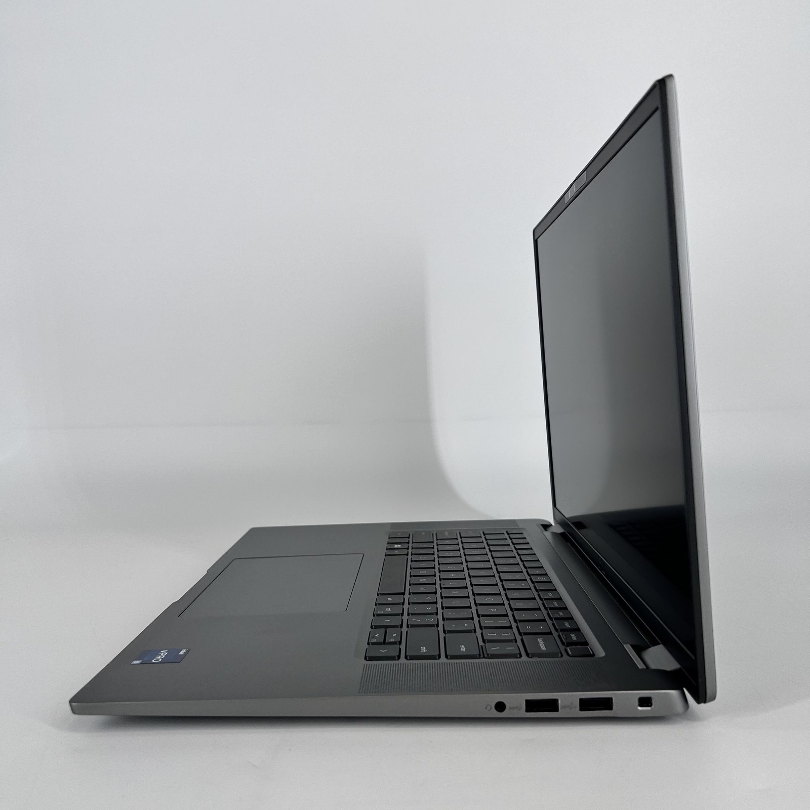 Dell Latitude 7640 16 Gray FHD+ 1.6 GHz i5-1345U 16GB 256GB SSD Good – LCD BLEED