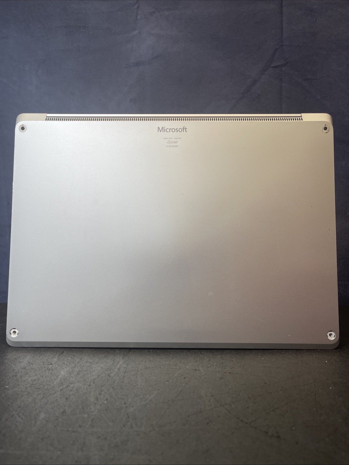 Microsoft Tested LCD Screen w/ Chassis & Battery – No Motherboard