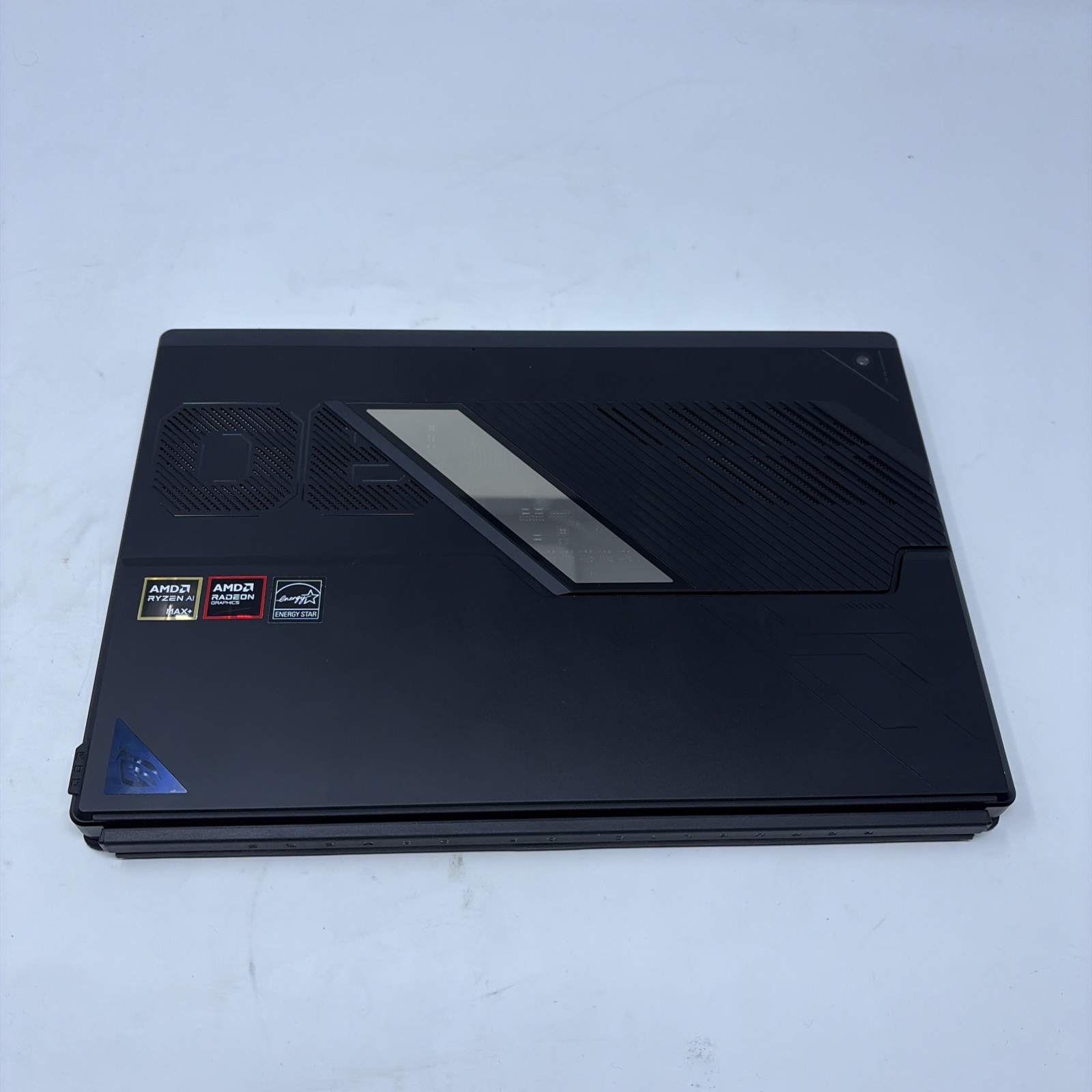 Asus ROG Flow Z13 GZ302 13 180Hz QHD+ TOUCH 3.0GHz RYZEN AI MAX+ 395 64GB 1TB