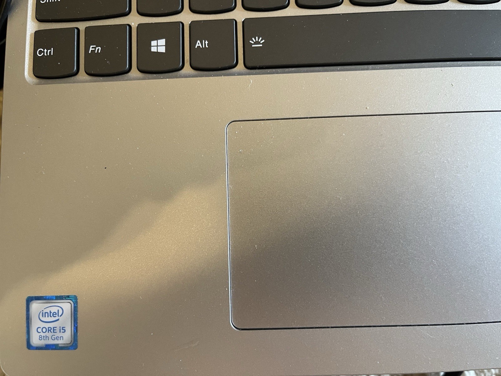 Nice Lenovo Ideapad 330S-15IKB Intel i5-8250U 1.60GHz 8GB RAM 128GB SSD 15.6″