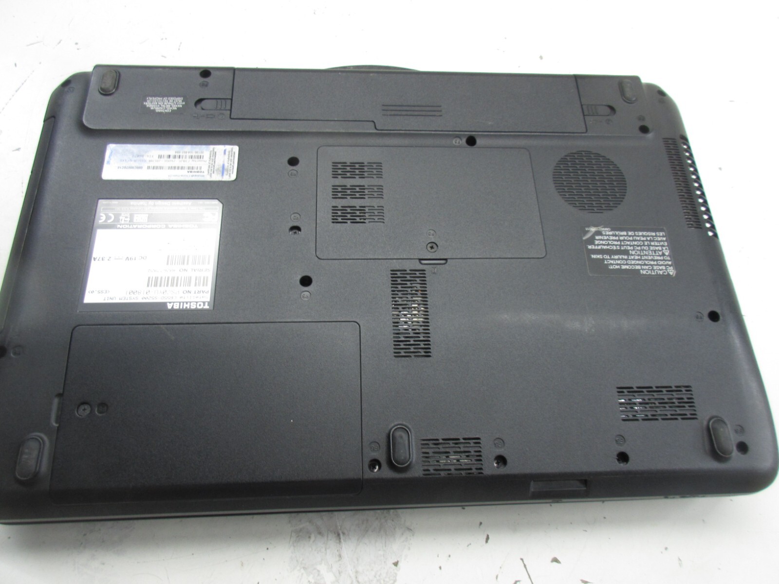 Toshibia Satellite C655D-S5200 AMD C-50 1.00GHz 3GB NO HDD No Batt