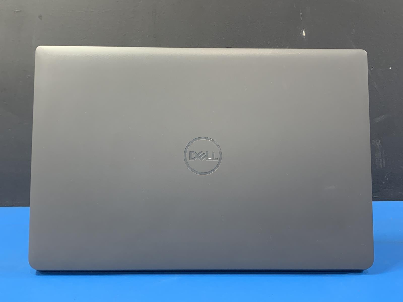Dell Latitude 3550 Core i5 1335U 2.50GHz 16GB DDR5 256GB SSD Grey NO OS