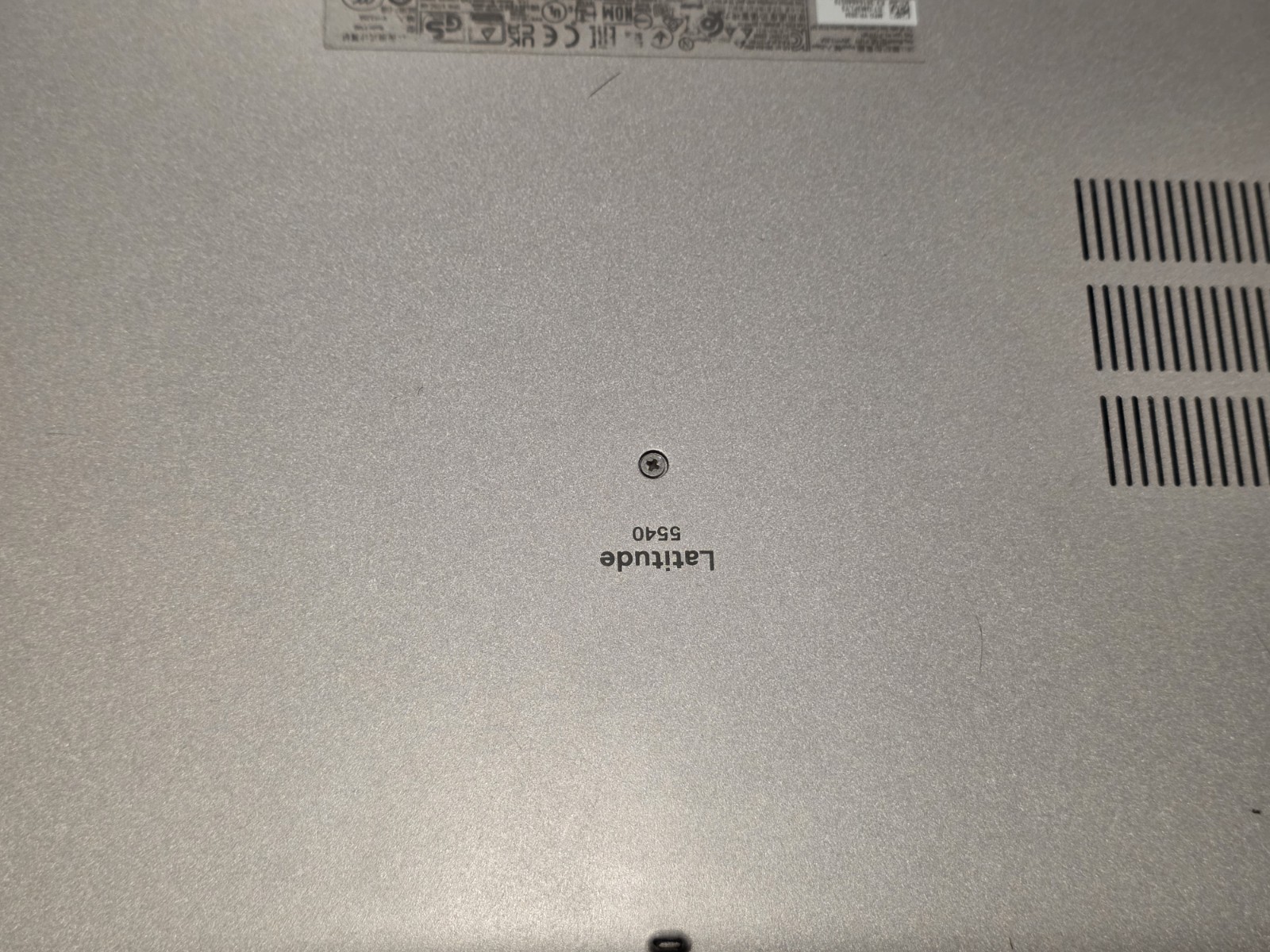 Dell Latitude 5540 (15.6″, 32GB, 1 TB SSD, i5) Gray