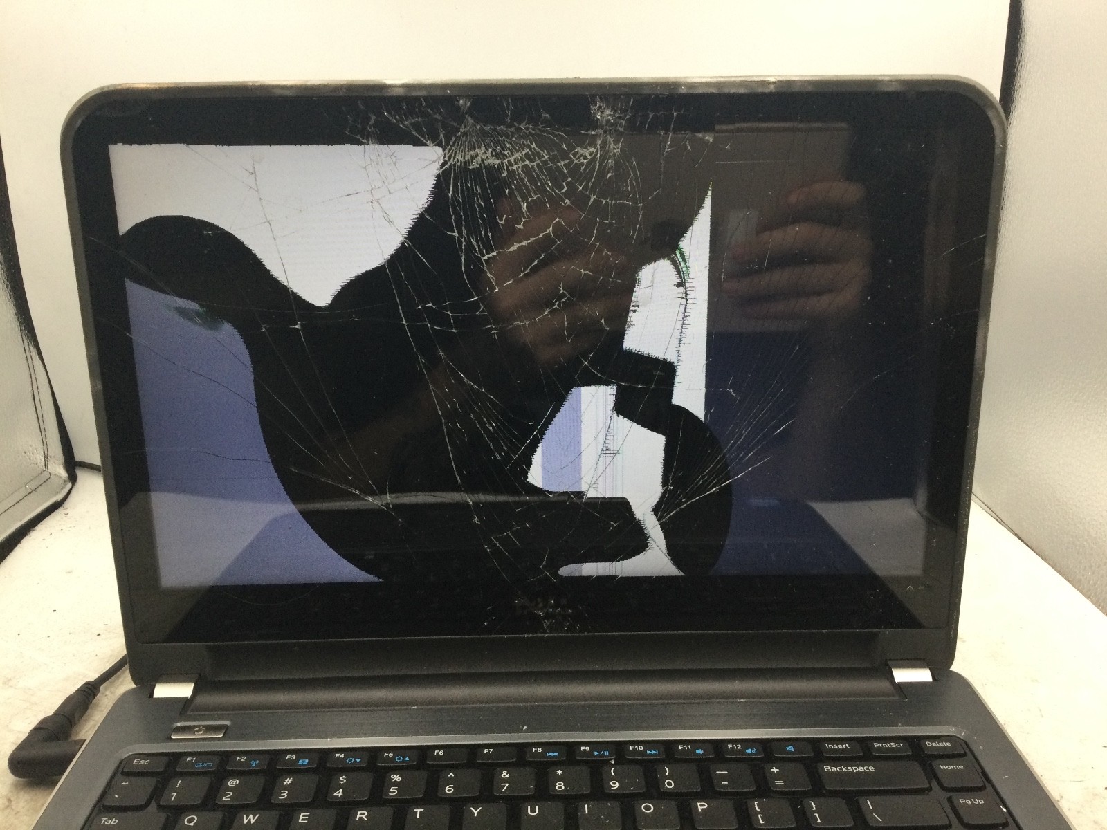 DELL VOSTRO 5421 – FOR PARTS/BAD LCD – INTEL CORE I5 – 8GB RAM – READ DESCRIP-BB