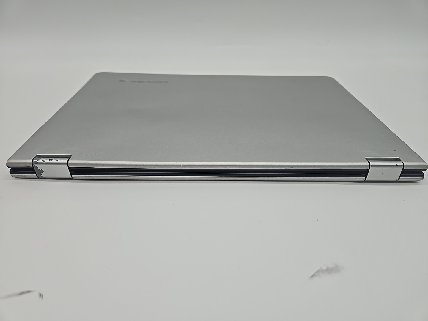 Lenovo YOGA 700-11ISK TOUCH 2-IN-1 ** Broken Screen / For Parts