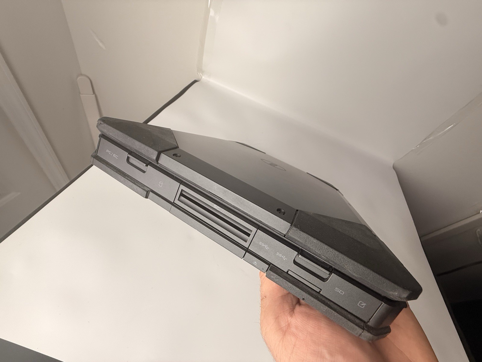 Dell Latitude 5414 Rugged i7 FHD TOUCH 32GB 512GB SSD Win 11 Office 2024 LTE GPS