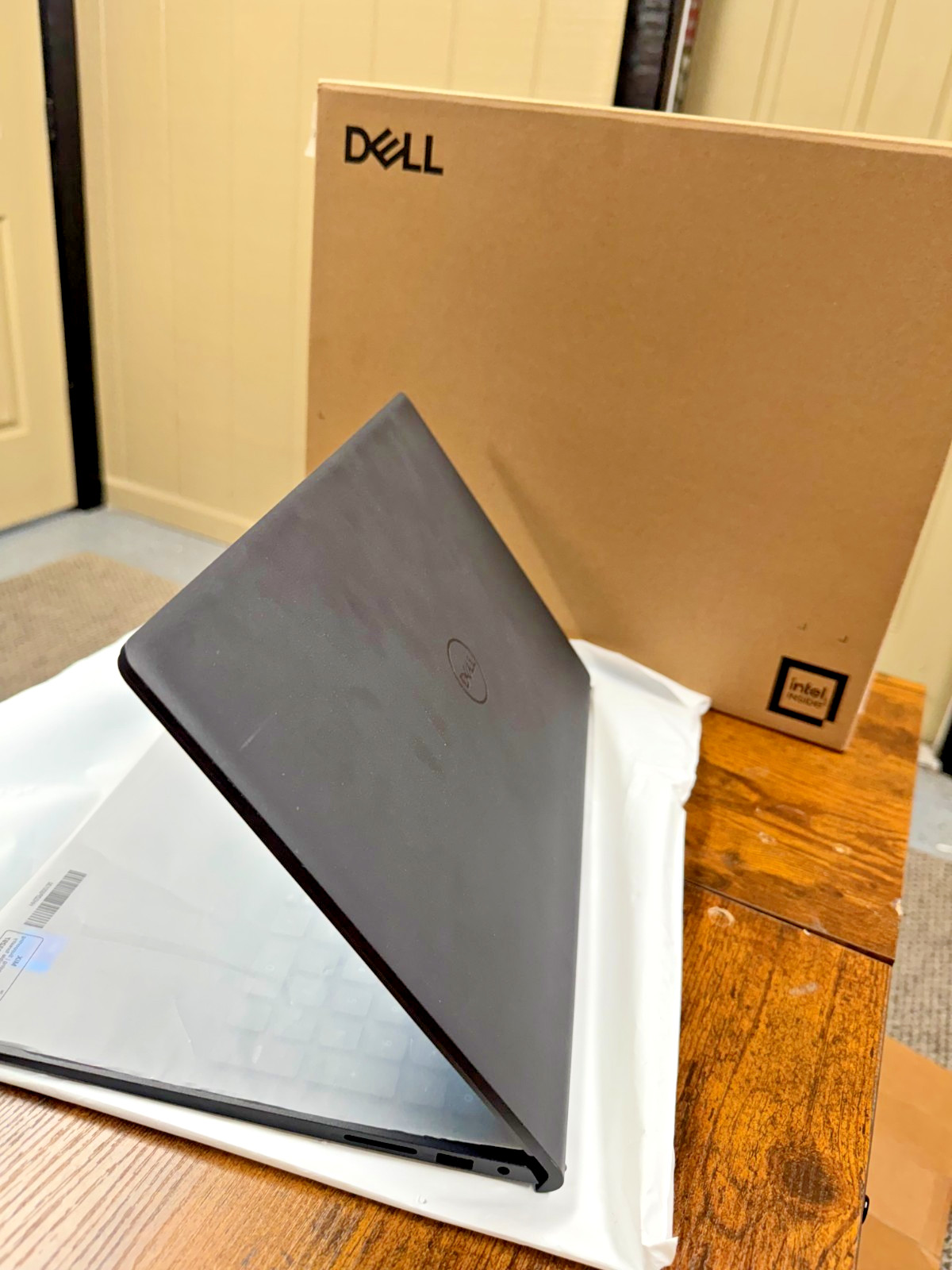 Dell – 15.6″ 2K Touchscreen Laptop – Intel 13th Generation Core i7 1355U (Used)