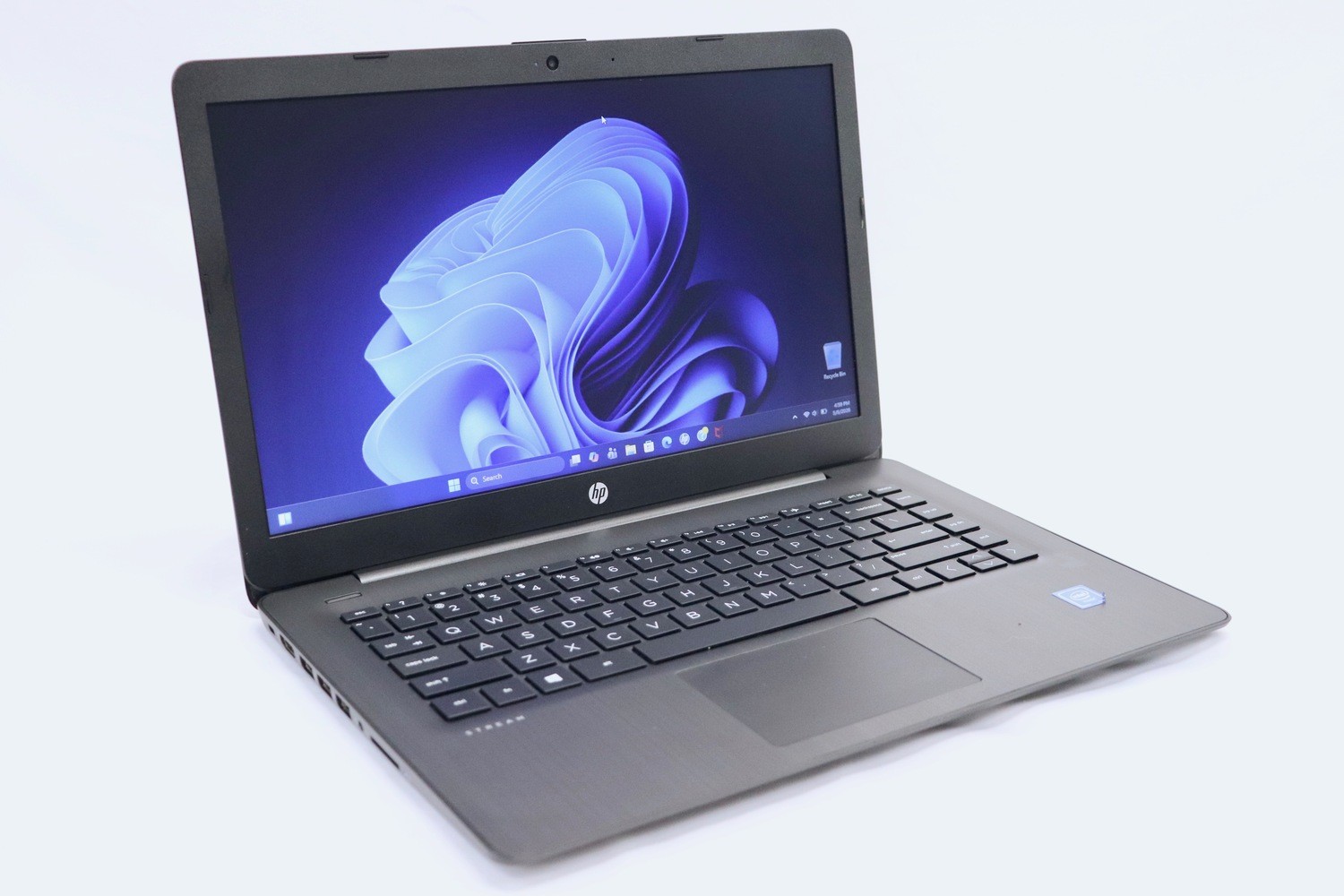 HP Stream 14 Black 4GB 64GB Celeron N4020 14″ Win11 S Mode w/Charger