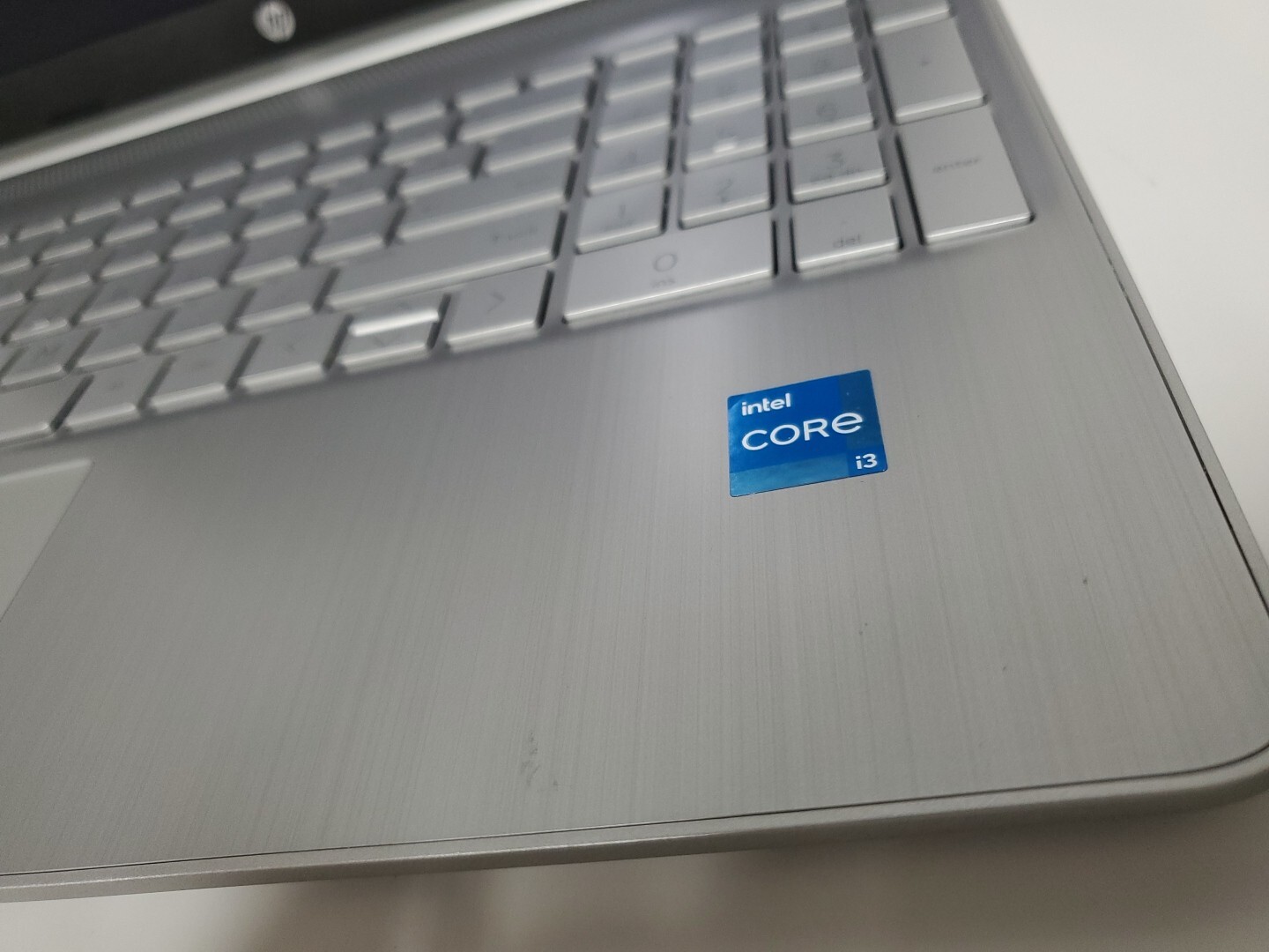 HP Laptop 15-dy2710nr 15.6″ Intel Core i3-1115G4 8GB, 512GB SSD, Windows 11 Home