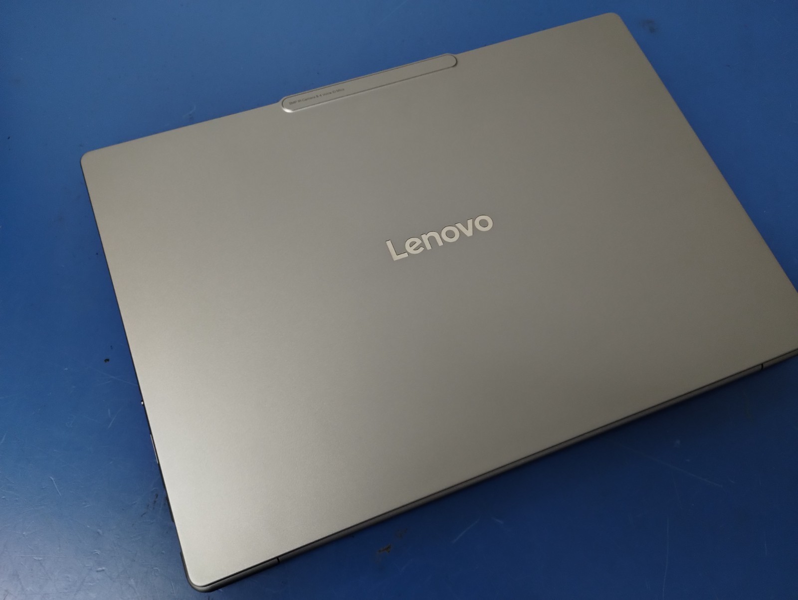 Lenovo Slim 7 14ILL10, Intel Core Ultra 7 258V, 2.20 GHz, 32 GB RAM, 1 TB NVMe