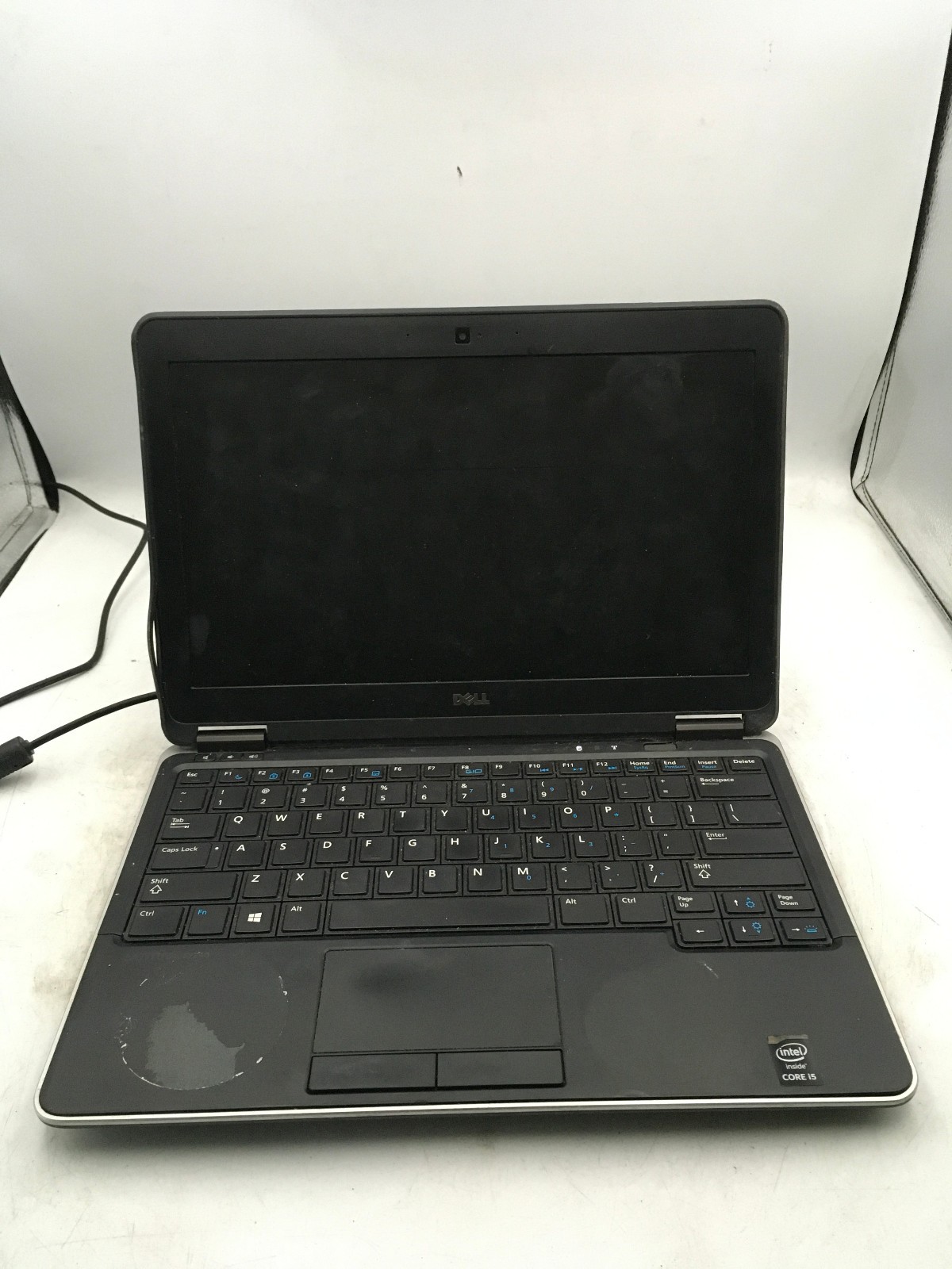 DELL LATITUDE E7240 – FOR PARTS/NO POWER – INTEL I5 4310U – NO RAM -READ DESC-BB