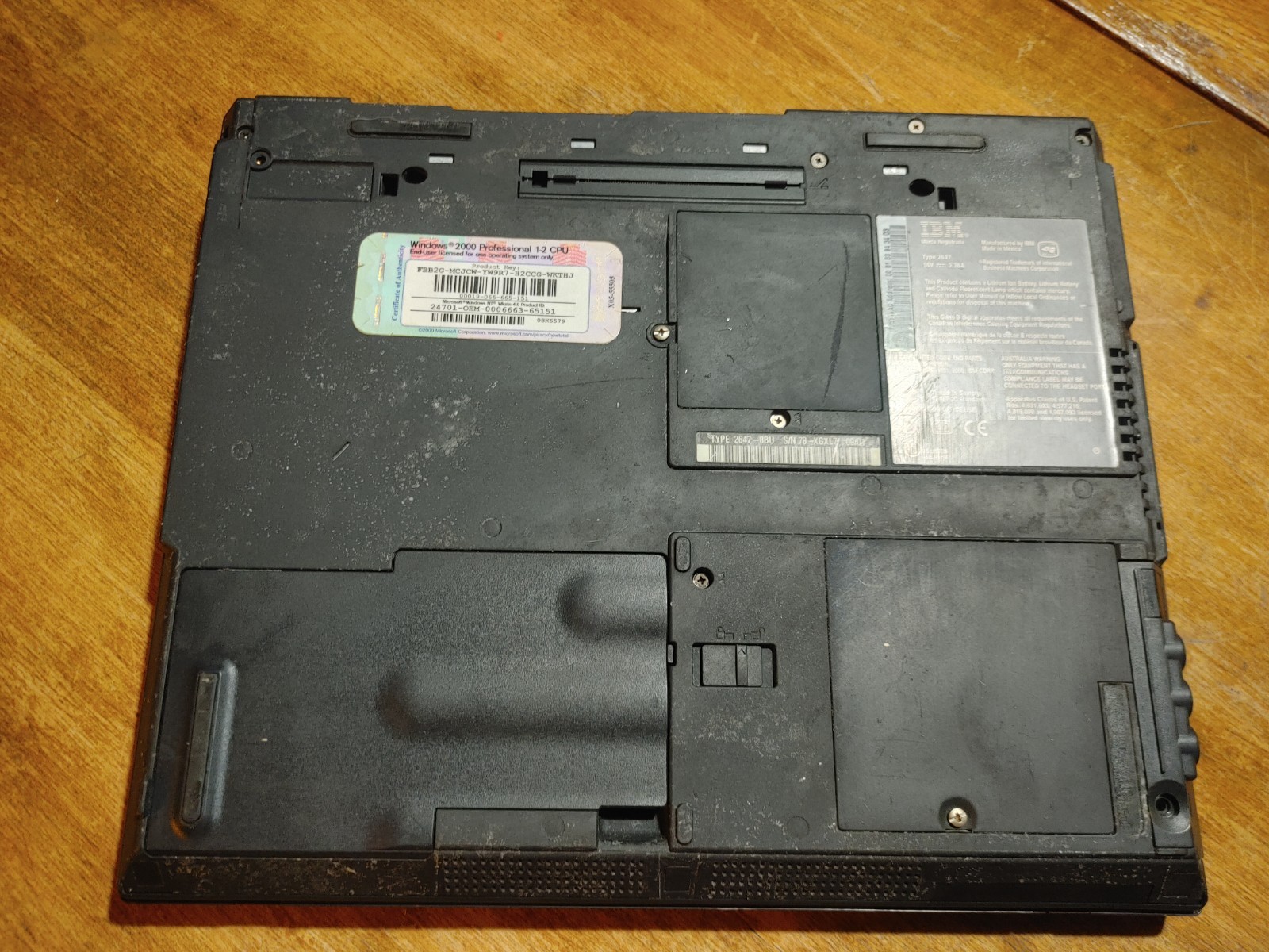 IBM Thinkpad T21 13.3″ Laptop Pentium 3 + 512MB RAM + 20GB HDD *NO OS
