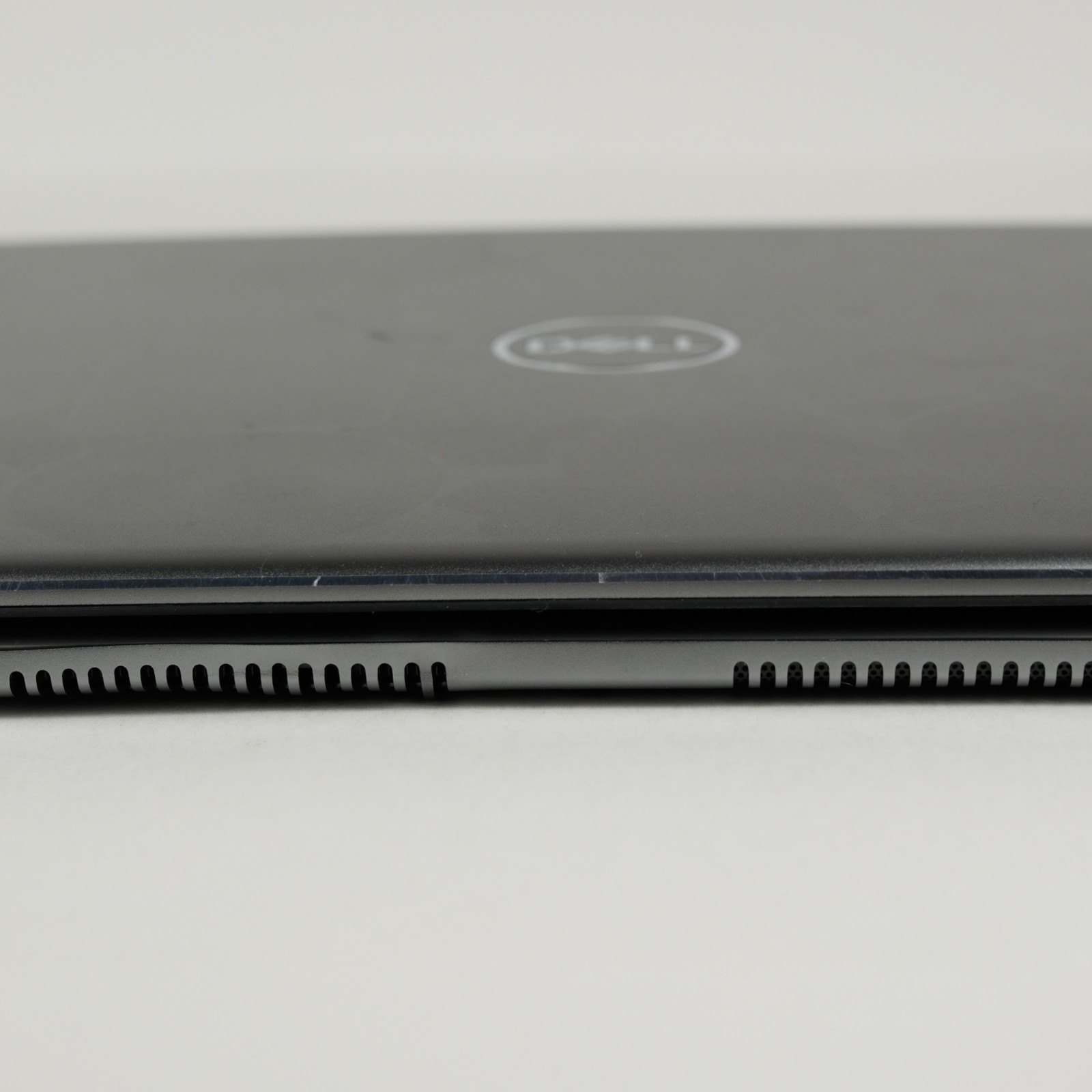 Dell Inspiron 7573 2n1 Laptop – i7-8550U @ 1.80GHz – 16GB Ram – 512 SSD (dent)