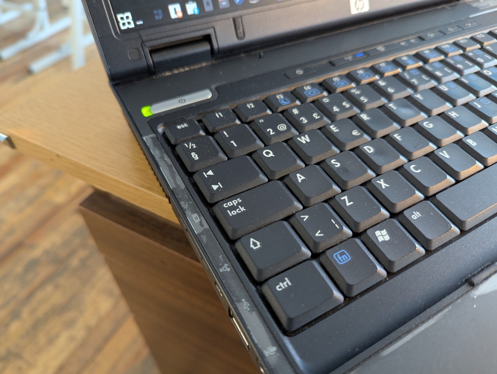 HP Compaq nx6125 Laptop – AMD Sempron 3100+, 60Gb HDD