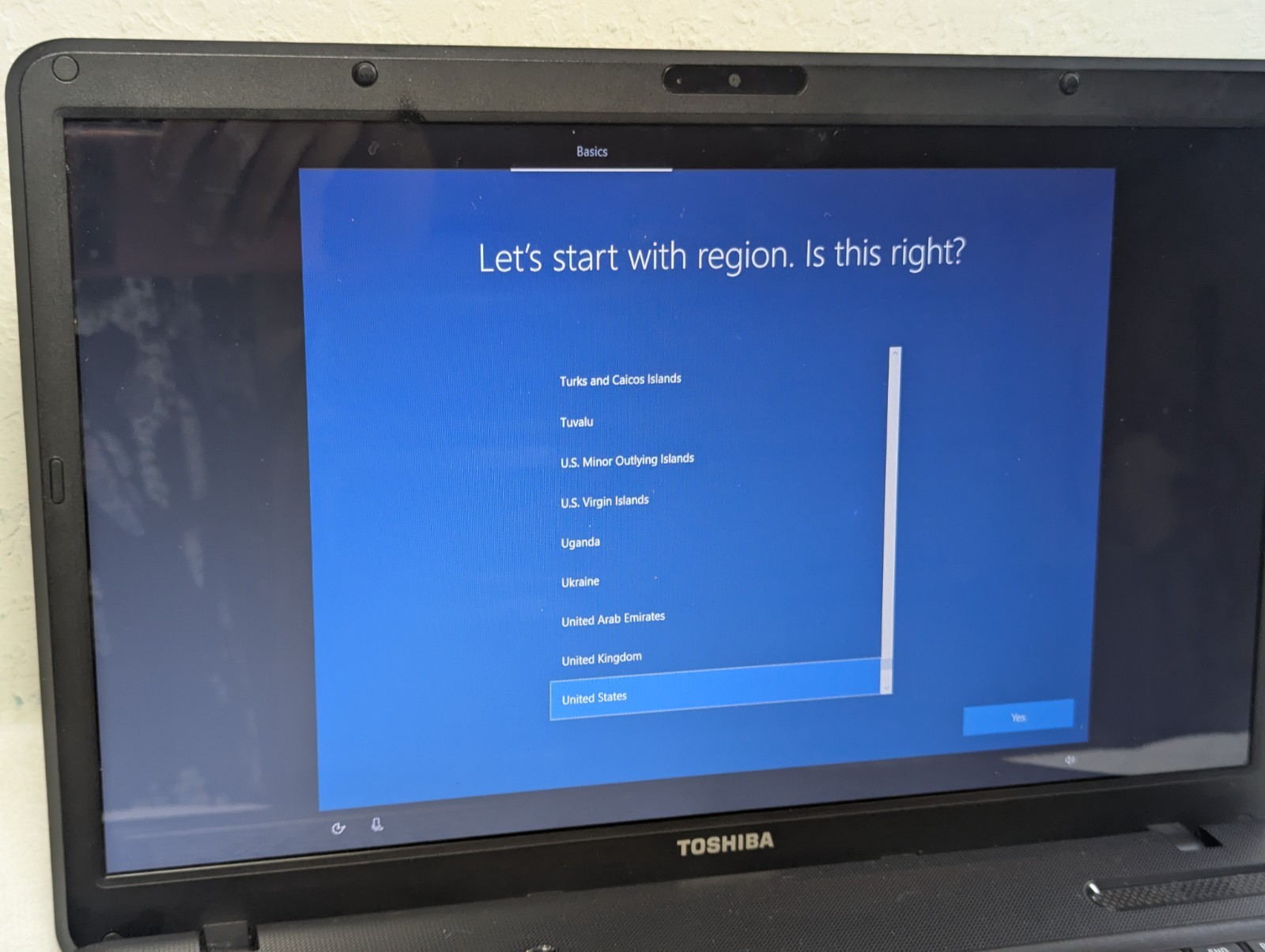 Toshiba Satellite C675-S7308 17.3″ Laptop Intel i3 Windows 10 **READ** TESTED