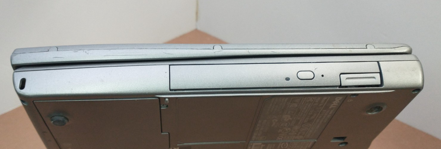 Dell 14″ XGA D500 Linux Pre-Installed AntiX / Parallel+Serial+Ethernet+WIFI+USB