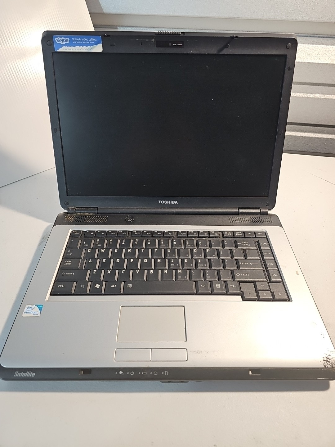 Toshiba Satellite L305-S5968 Laptop Computer No Charger Read Description