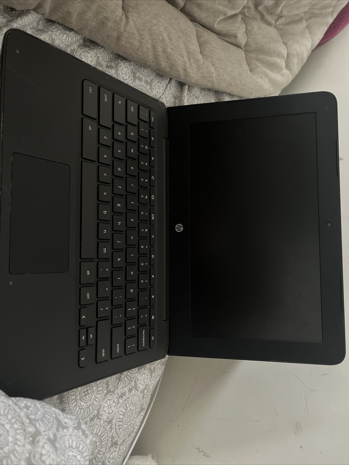 HP Chromebook 14-ca061dx 14 in. 32GB Intel Celeron N3350 2.40GHz, 4GB Laptop –