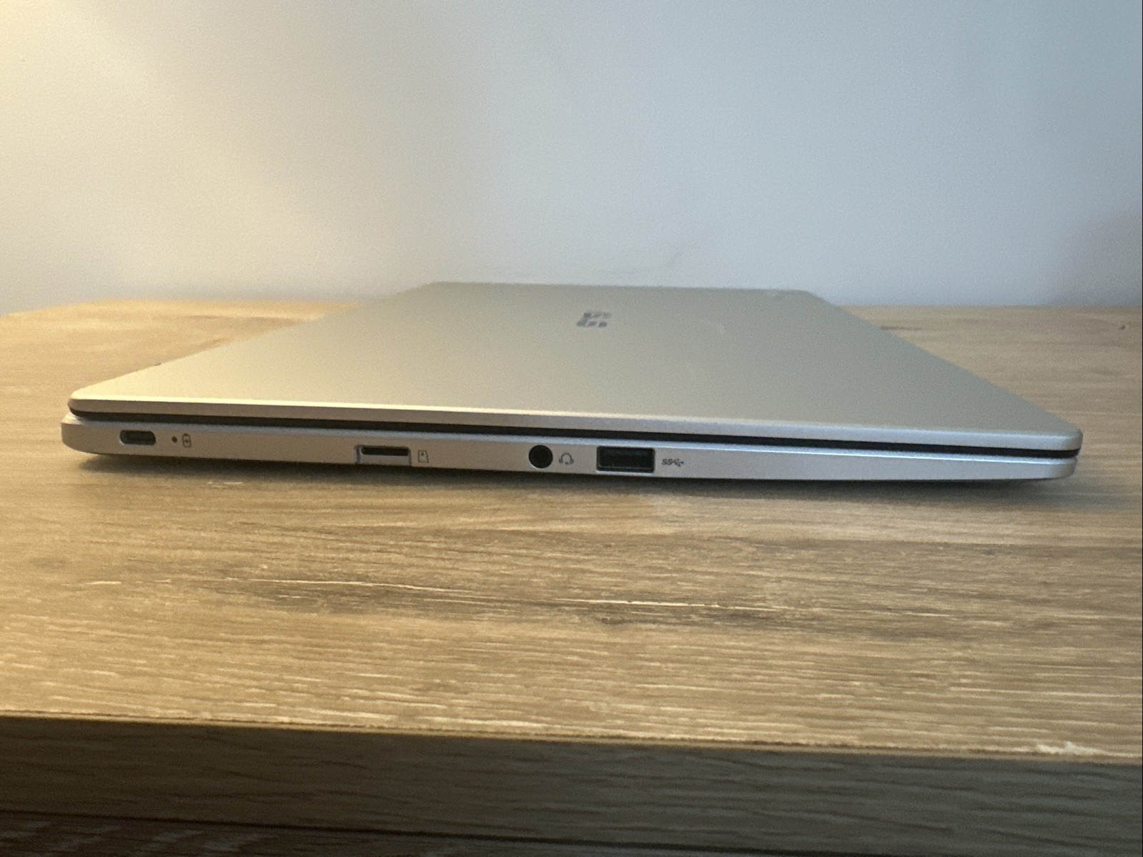 15.6″ ASUS C523NA Chromebook Intel Celeron N3350 1.1 GHZ 4GB RAM 64GB eMMC