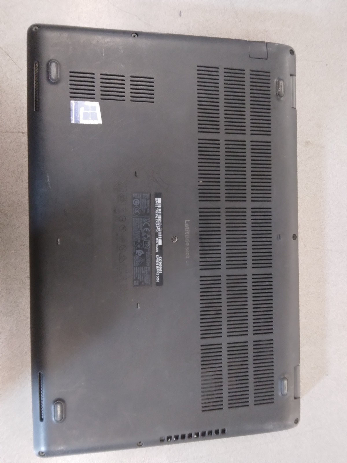 Dell*Latitude*5400*Intel*i5-8365U*256GB*NVMe*8GB*DDR4*Intel*UHD*620*No*OS