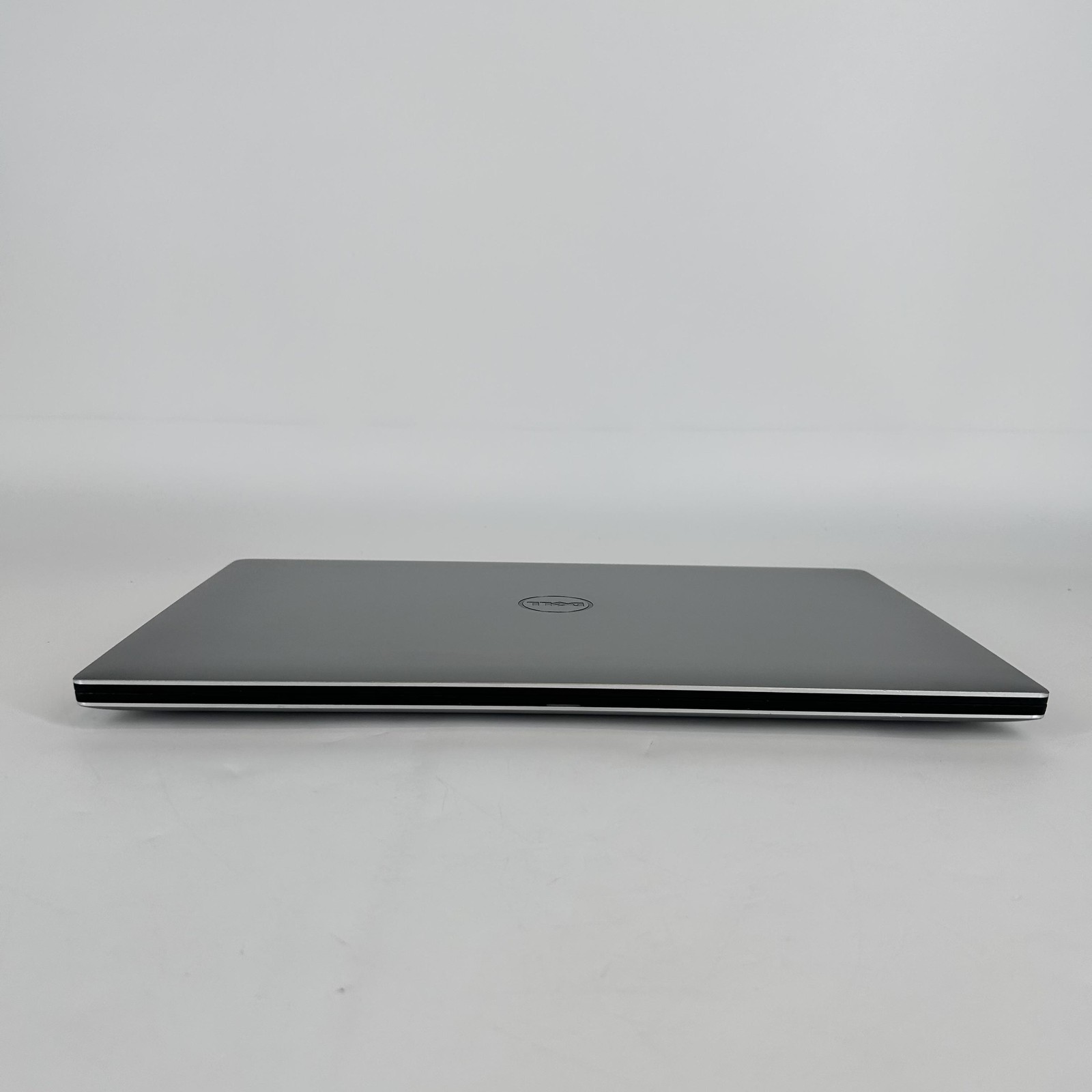 Dell XPS 15 9560 Silver 4K TOUCH i7-7700HQ 2.80GHz 16GB 1TB SSD NVIDIA GTX 1050