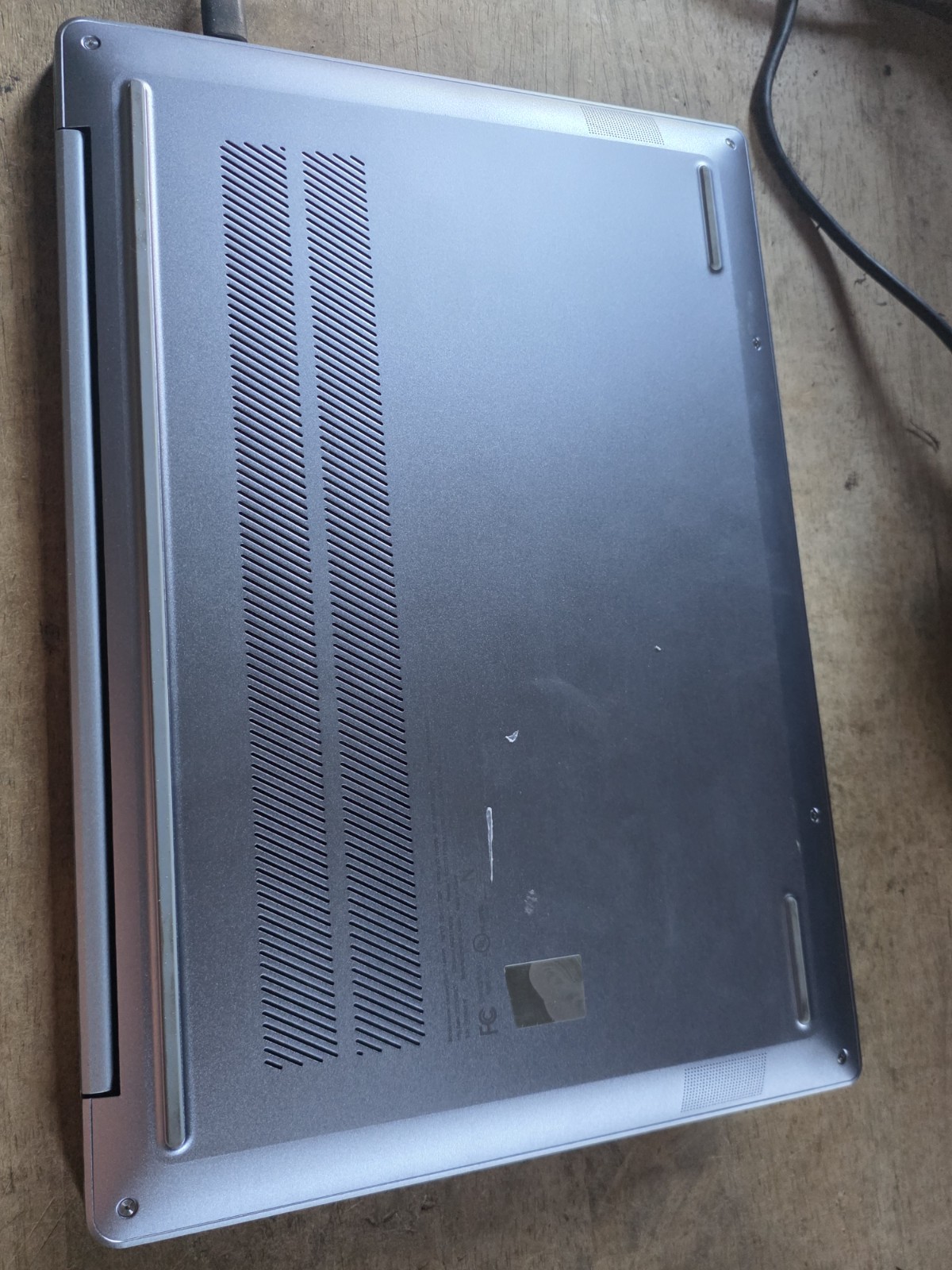 Lenovo Slim 7 14IRP8 14” (1TB SSD, Intel Core i7 13th Gen., 4.60GHz, 16GB Post