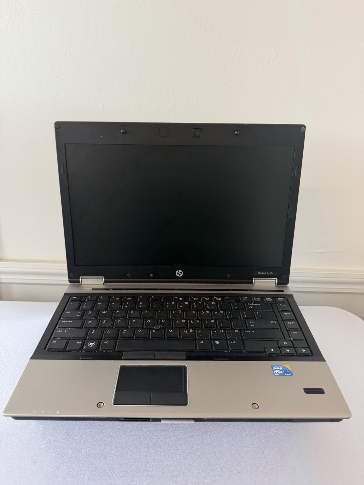 HP Elitebook 8440P Laptop – Good Screen – Intel i5-M520 – RAM 3 GB – Read Des