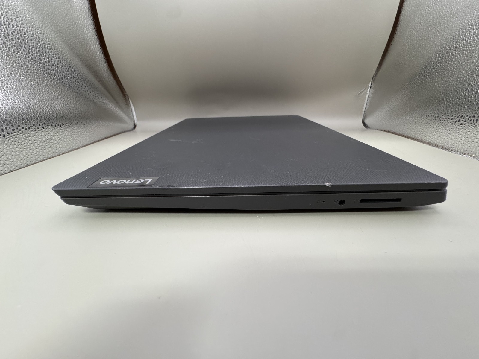 Lenovo V14-ADA, AMD Athlon Gold 3150U, 6GB DDR4, 239 GB SSD, FEW KEYS DONT WORK
