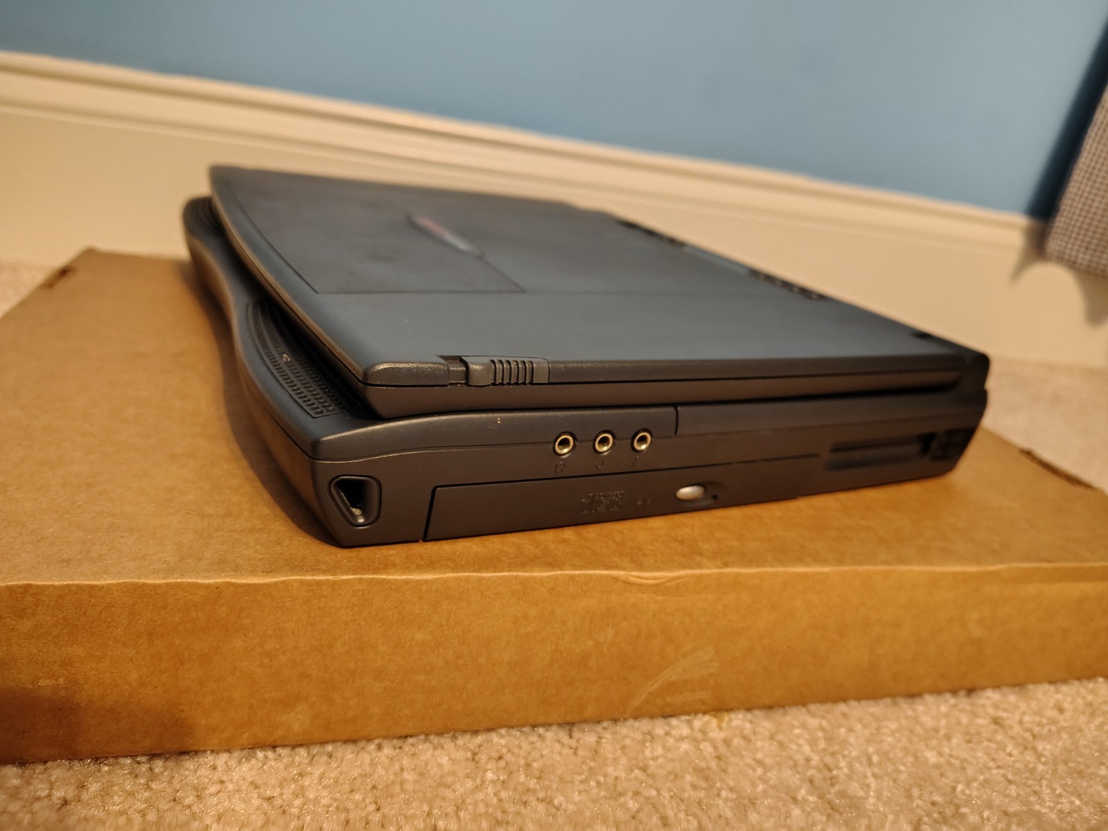 Compaq Presario 1622 Pentium MMX 15Mb RAM 3Gb hdd