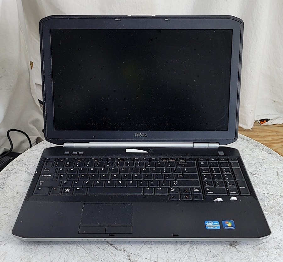 DELL LATITUDE E5520 Laptop Core I5-2520M 3GB 250GB SEE NOTES