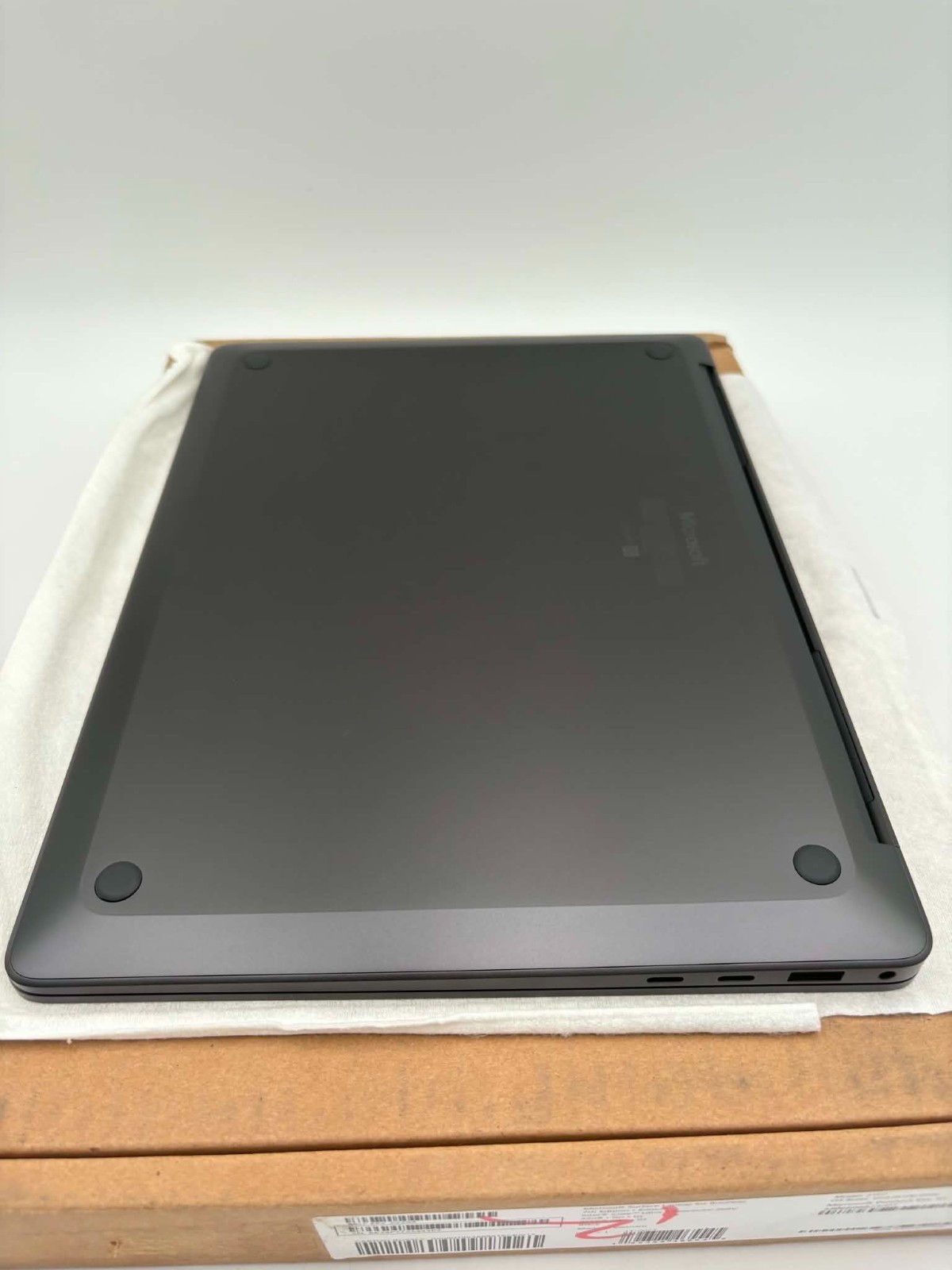 13.8″ Microsoft Surface Business Laptop 7th Ed – Intel Ultra 7 268V, 32GB, 256GB