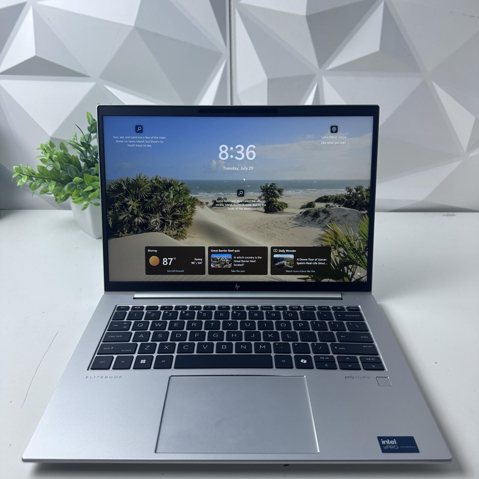 HP EliteBook 840 G11 Laptop, 14″ Touchscreen, Ultra 5 135U, 32GB RAM, 256GB SSD
