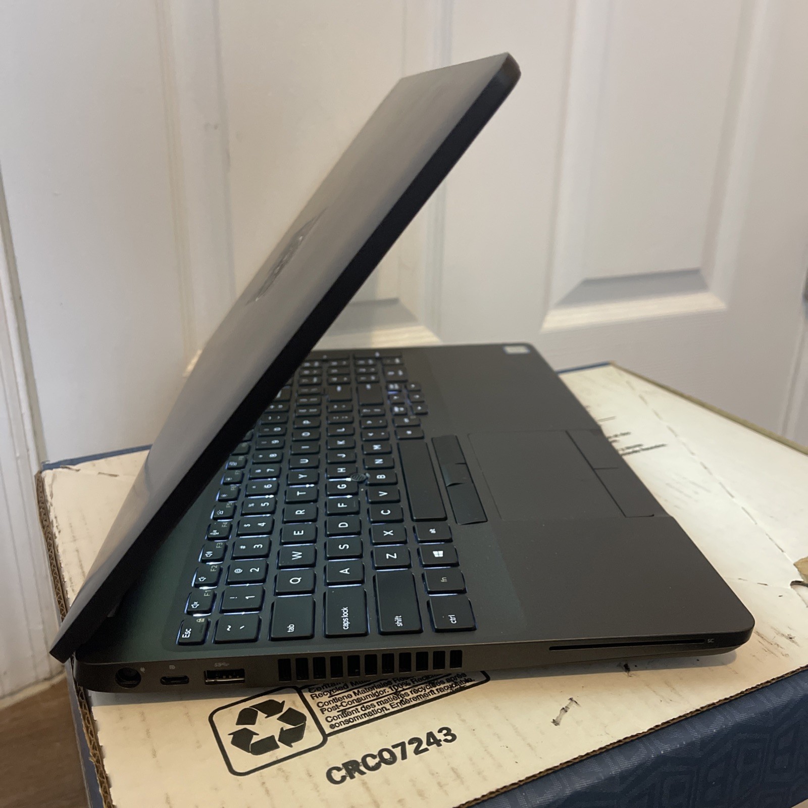 Dell Latitude 5500 i7-8665U 16GB 512GB SSD Win11 Pro FHD Webcam Fingerprint
