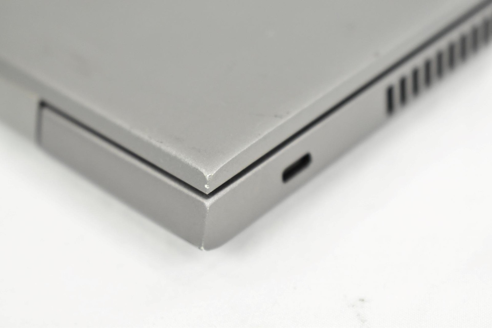 HP Z Book 15u G5 Laptop i5-8250U 1.6GHz 16GB 256GB SSD 15.6″ No OS