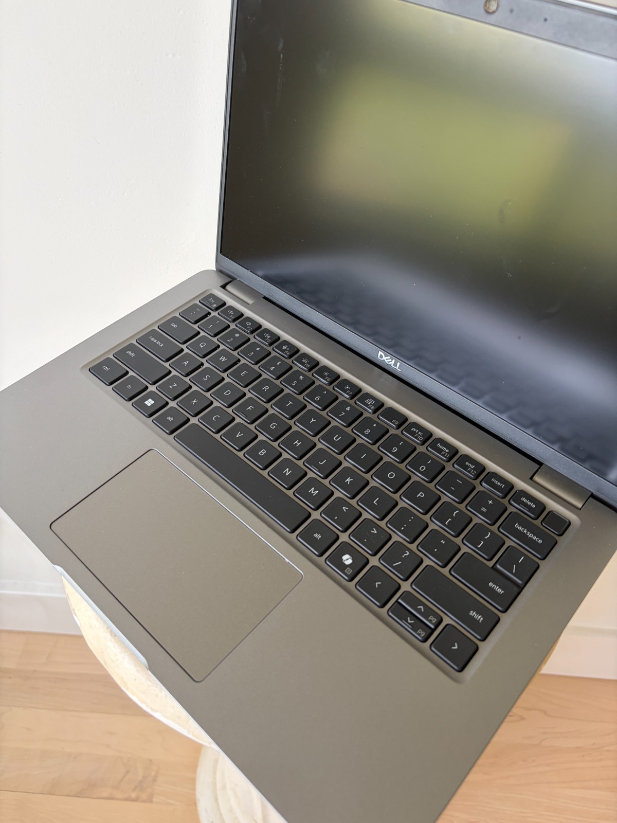 Grey Dell Precision 3490 18DBWH3 Intel Ultra 7 155H 114″, FHD 1920×1080 512GB