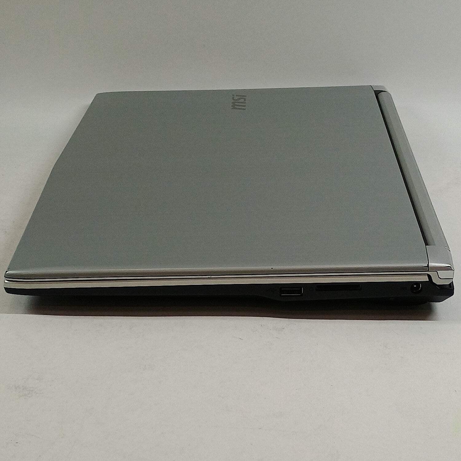 MSI Prestige PL60 7RD 15.6″ i7-7500U 2.7GHz 16GB RAM 128GB SSD 1TB HDD GTX 1050