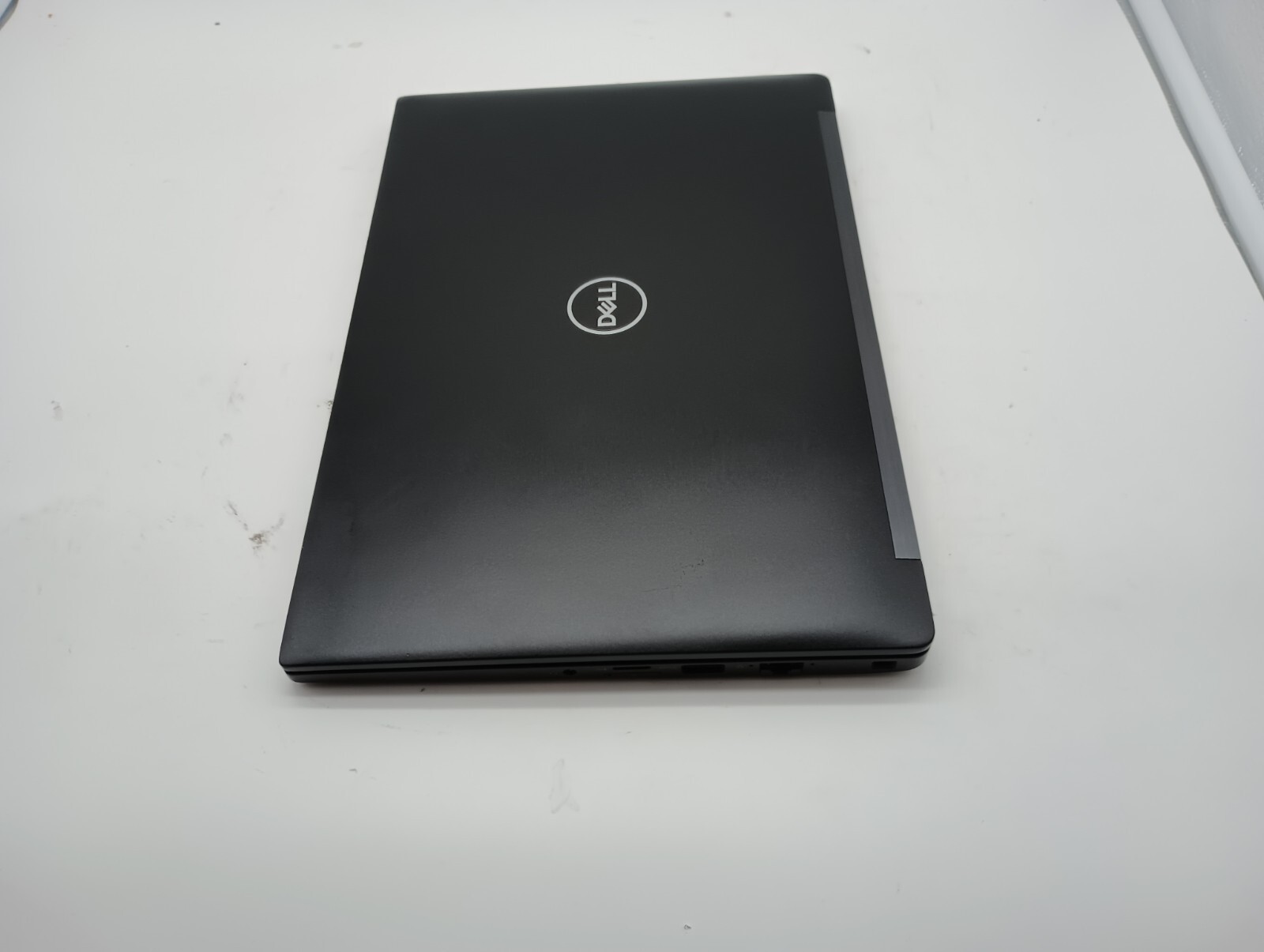 Latitude 7380 w/charger.i7 6th gen.16GB.128GB M.2.13.3″FHD.W11. Nice!!