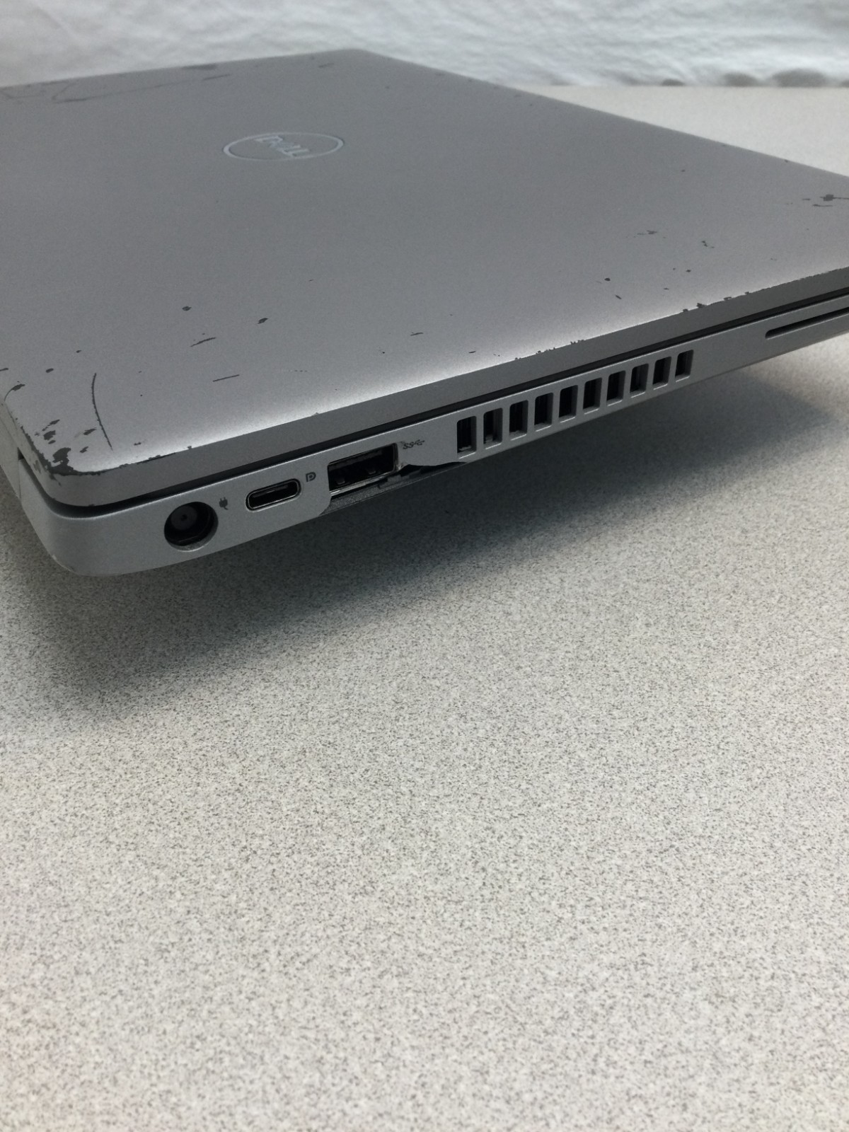 Dell Latitude 5410 14″ 256GB SSD Core i5 10 th gen 1.70GHz, 12GB RAM WIN 11 PRO
