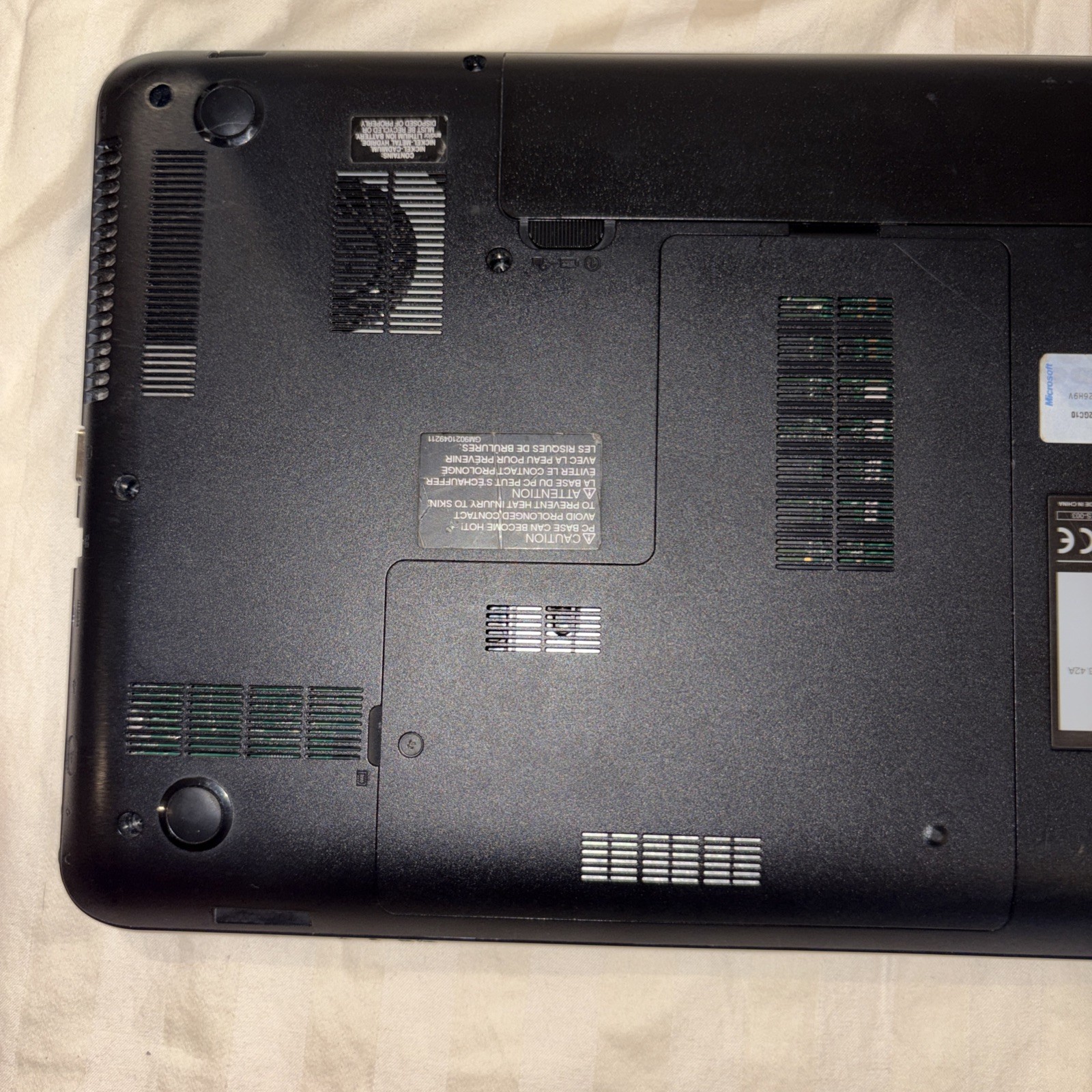 tosiba satellite c855-s5233 15.6″ Notebook – Celeron 1.70 Ghz, 16 GB, 240 GB